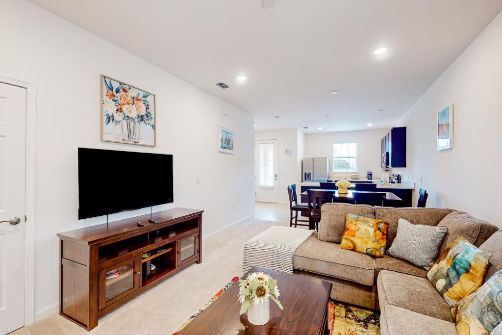 Magwins Villa @ 246 photo 4