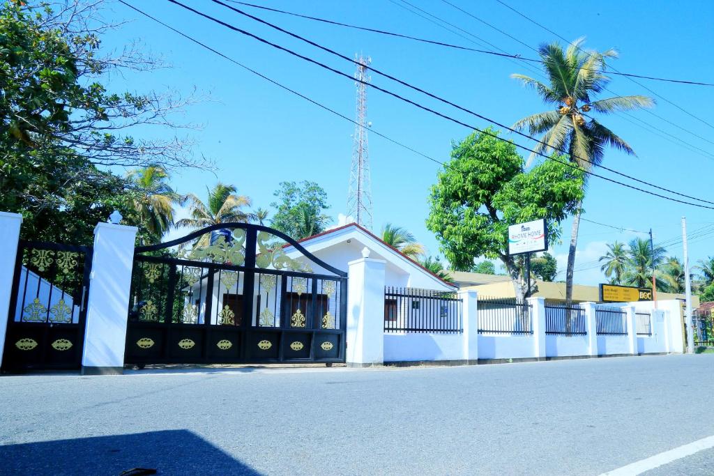 Rhome Home photo 1