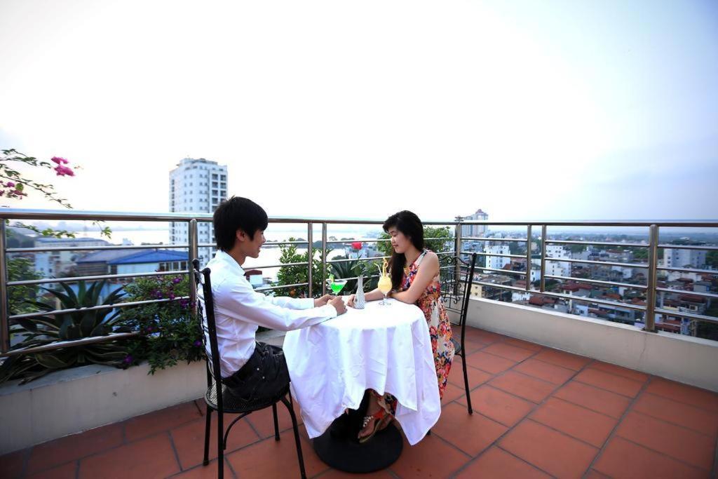 MoonView Hotel - 65 Cửa Bắc- by Bay Luxury