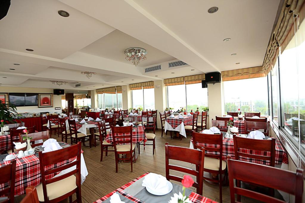 MoonView Hotel - 65 Cửa Bắc- by Bay Luxury