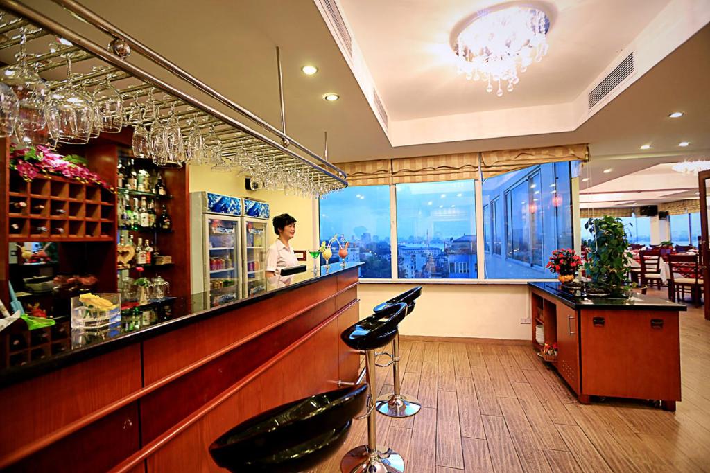 MoonView Hotel - 65 Cửa Bắc- by Bay Luxury