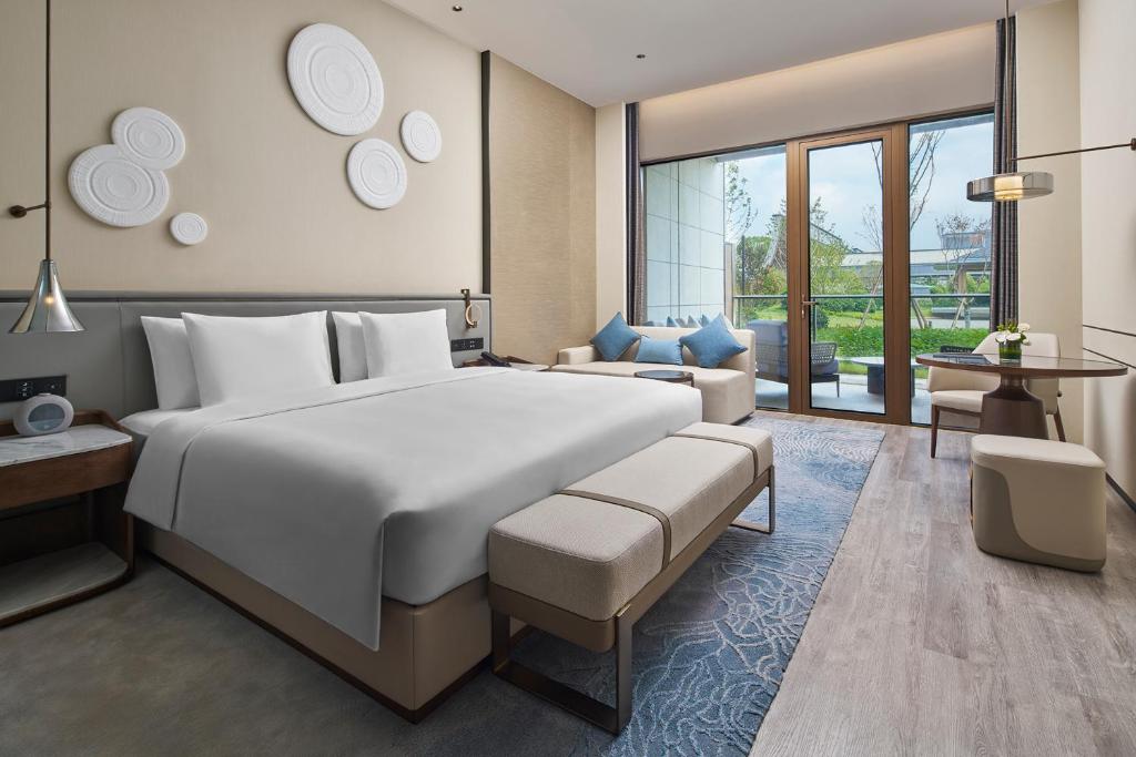 Crowne Plaza Ganzhou, an IHG Hotel photo 1