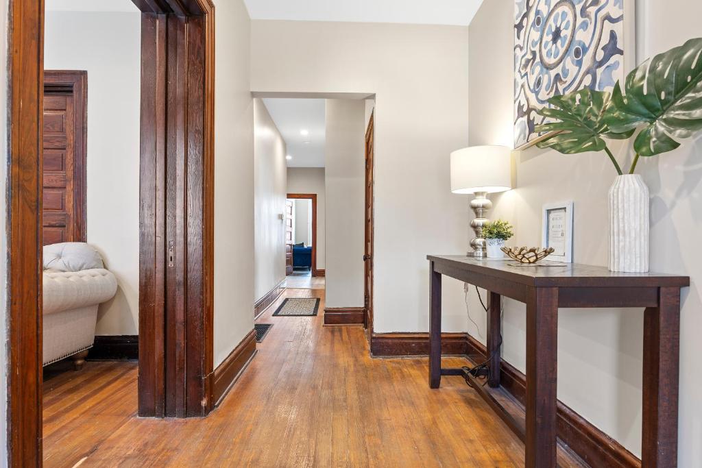 Cozy Historic Forest Park Entire Home @The Grove photo 2