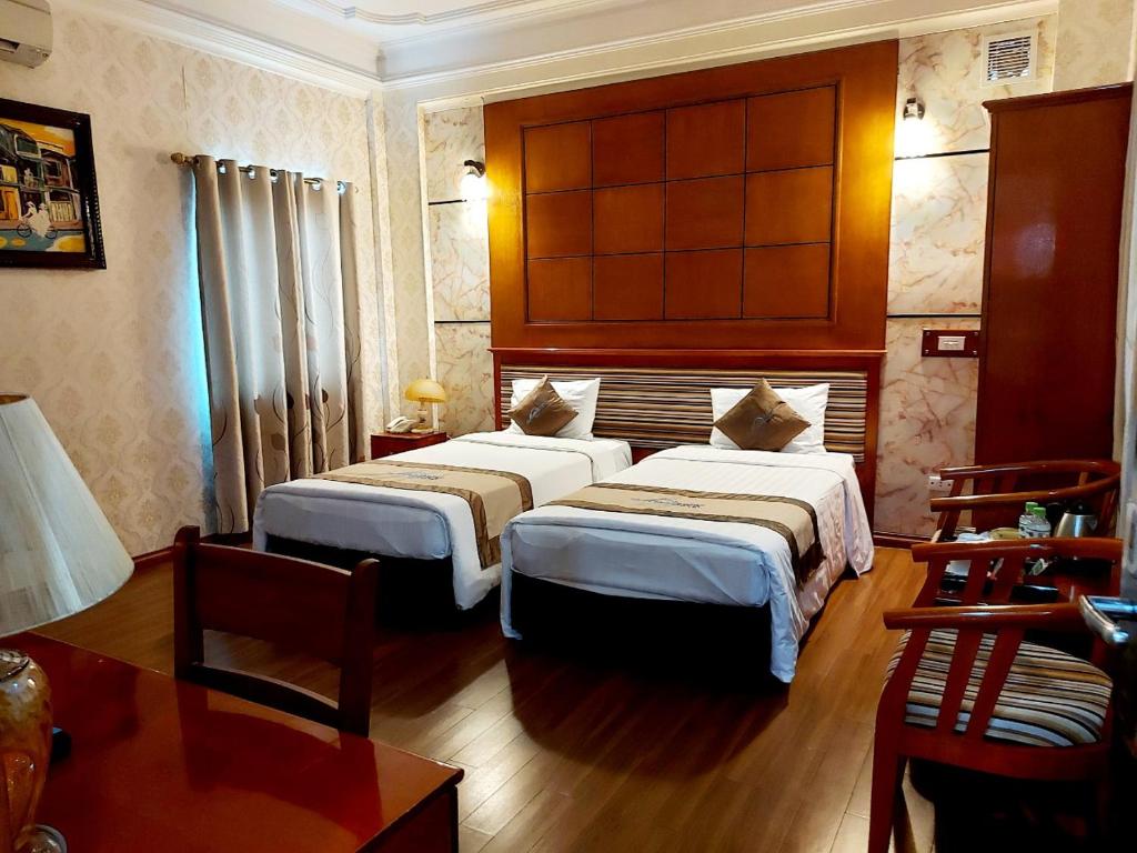 MoonView Hotel - 65 Cửa Bắc- by Bay Luxury