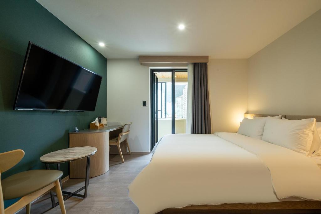 Hound Hotel Gimhae Samgye photo 1