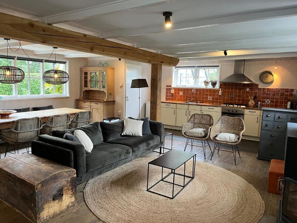 Ruime vakantiewoning in de natuur photo 2