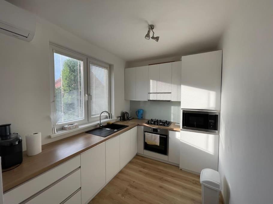 New Stylish City Center Apartment photo 1