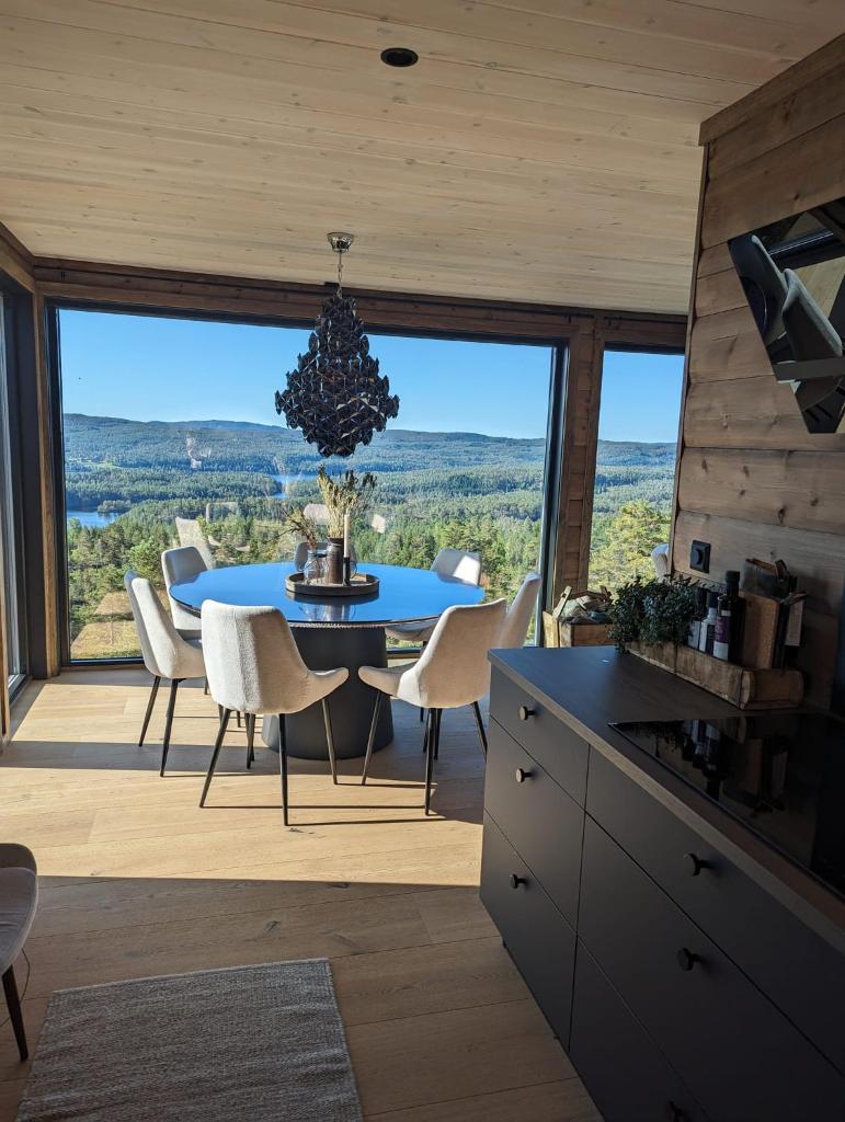 Luksushytte på Sørlandet, med utendørs Jaquzzi. photo 3