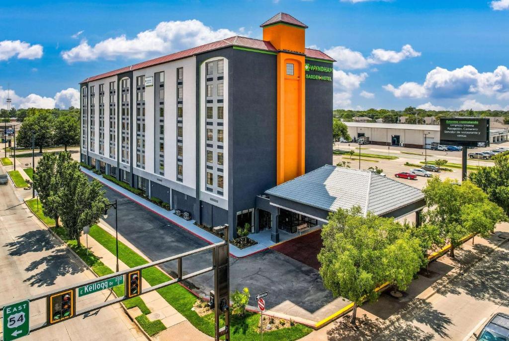 Wyndham Garden Wichita Downtown image