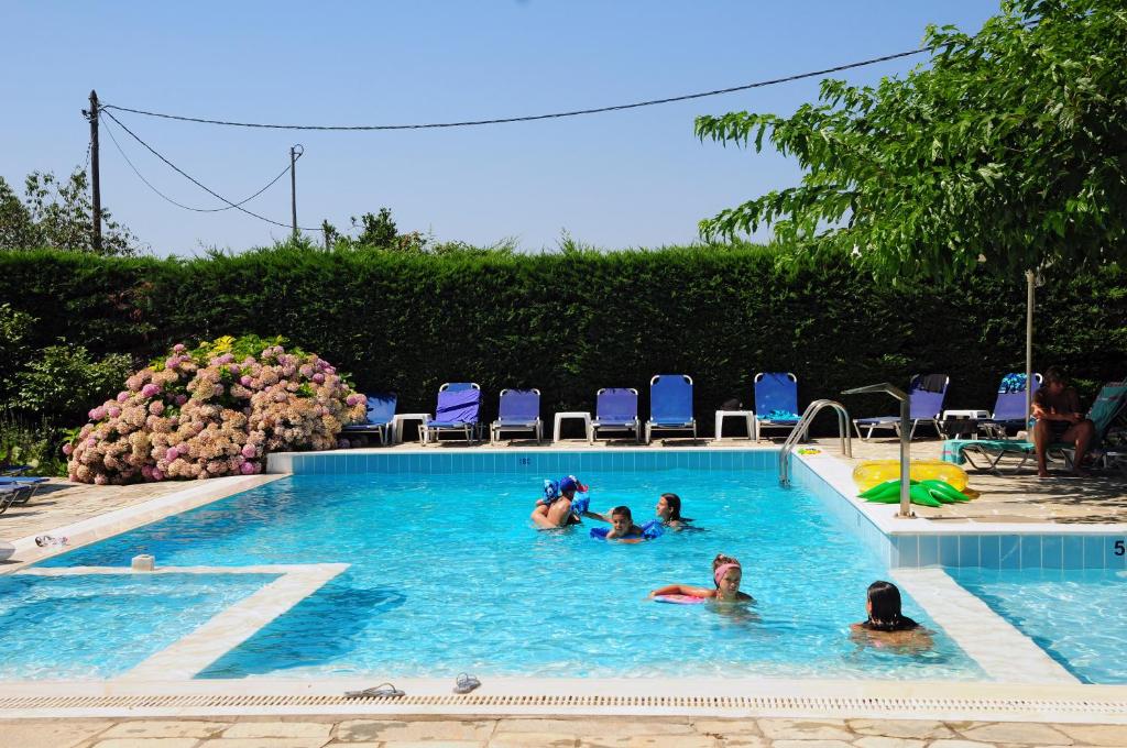 Palirria Hotel & Studios photo 3
