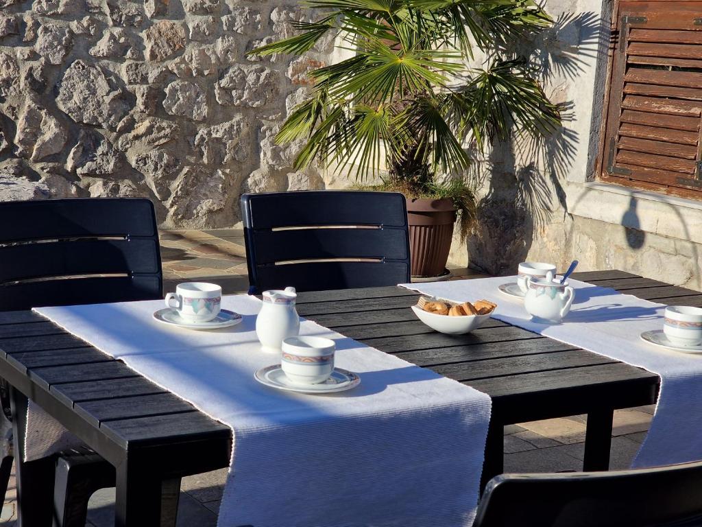 Comfortable Accommodation with 2 Apartments and Rich Amenities photo 1