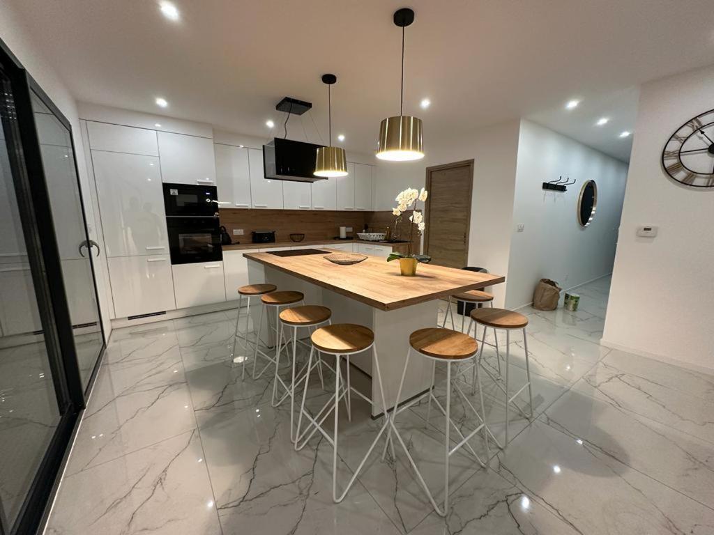 Villa 2 photo 1
