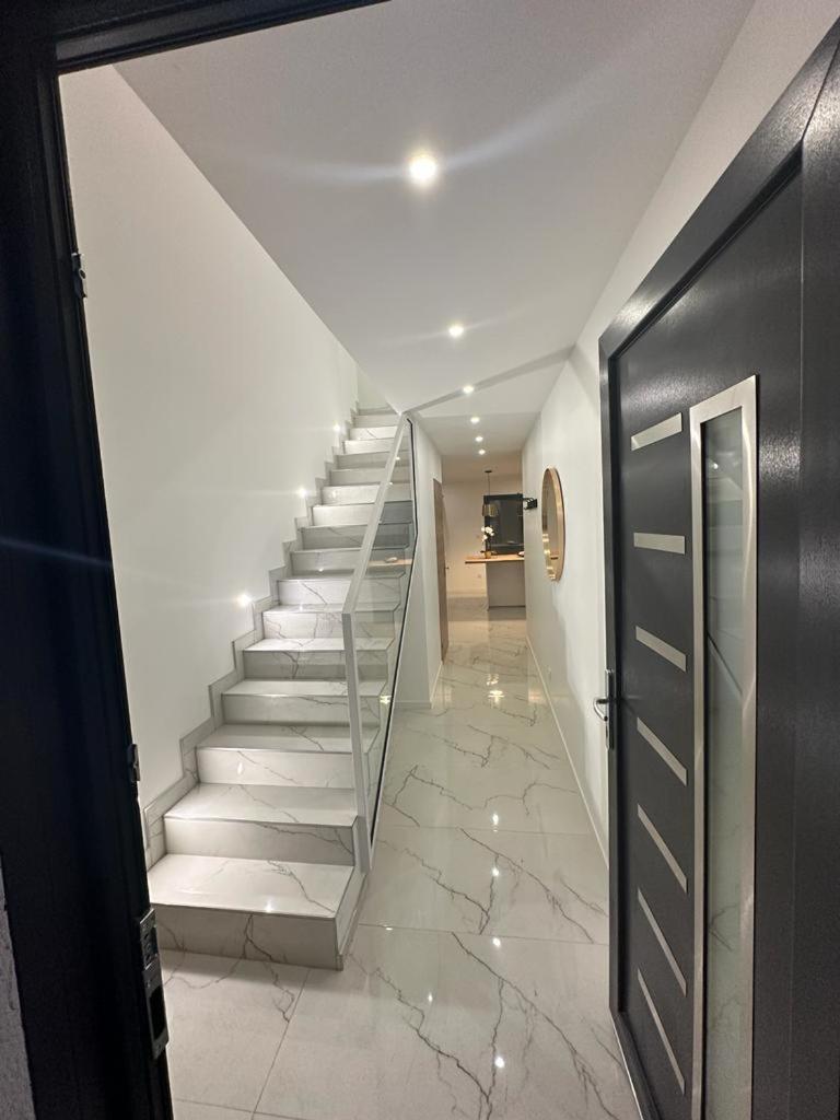 Villa 2 photo 3