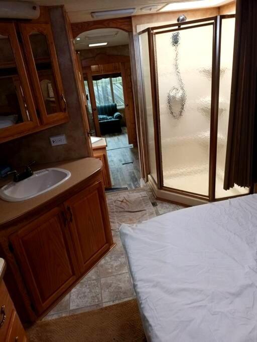 40' RV Move in Ready photo 3