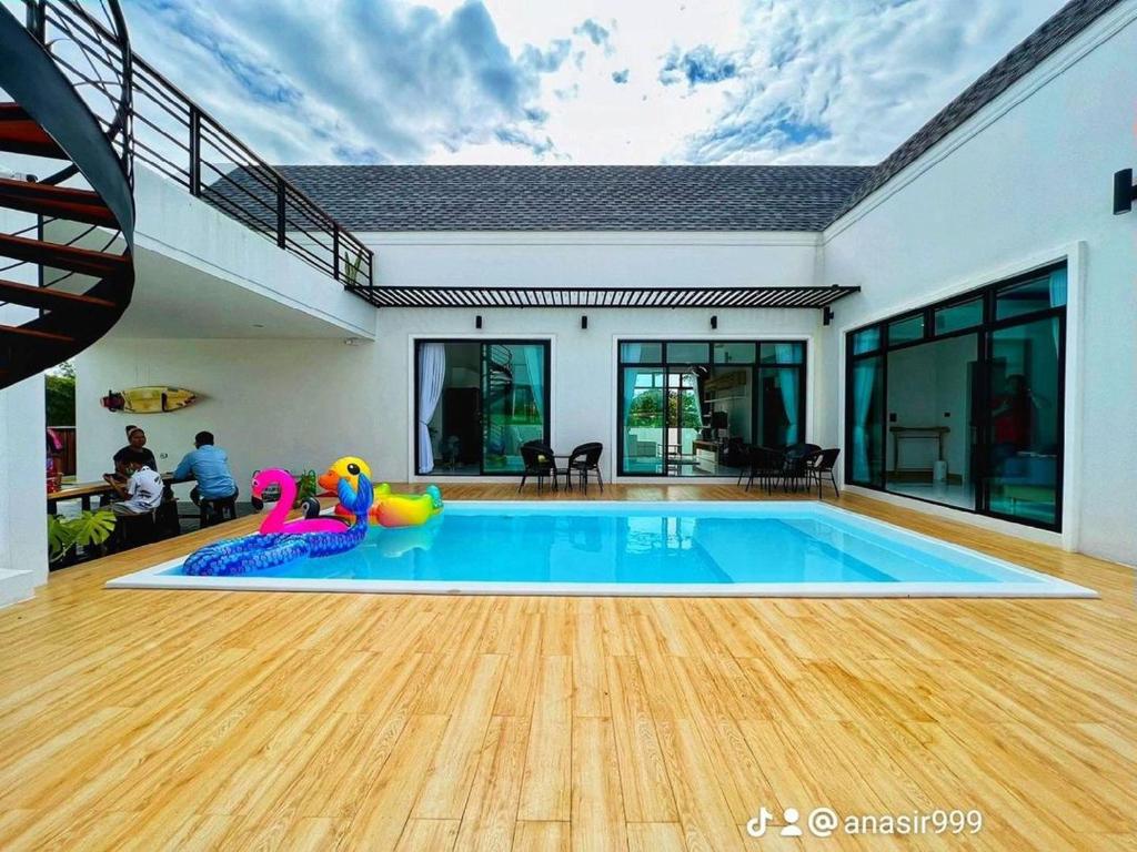 Pangpangpuriyeh Poolvilla photo 3