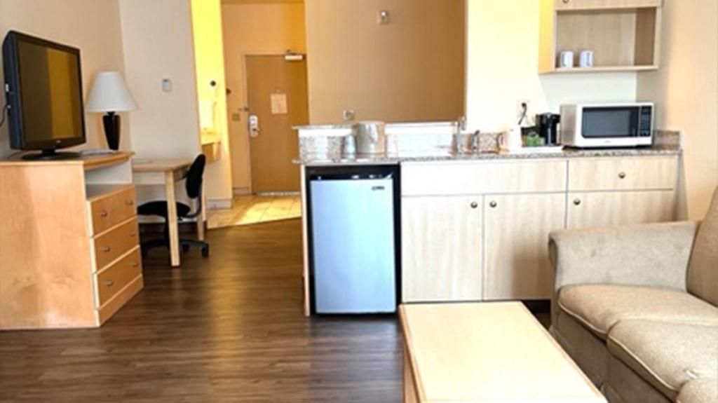 Lighthouse Suites Inn photo 3