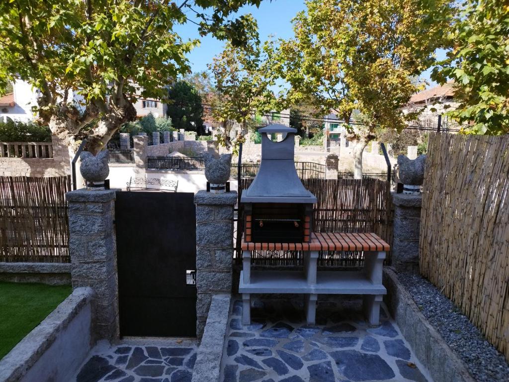 Casa con jardin Los Gatos photo 1