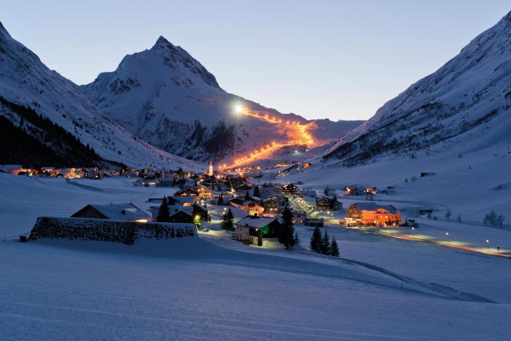 Alpenhotel Tirol photo 4
