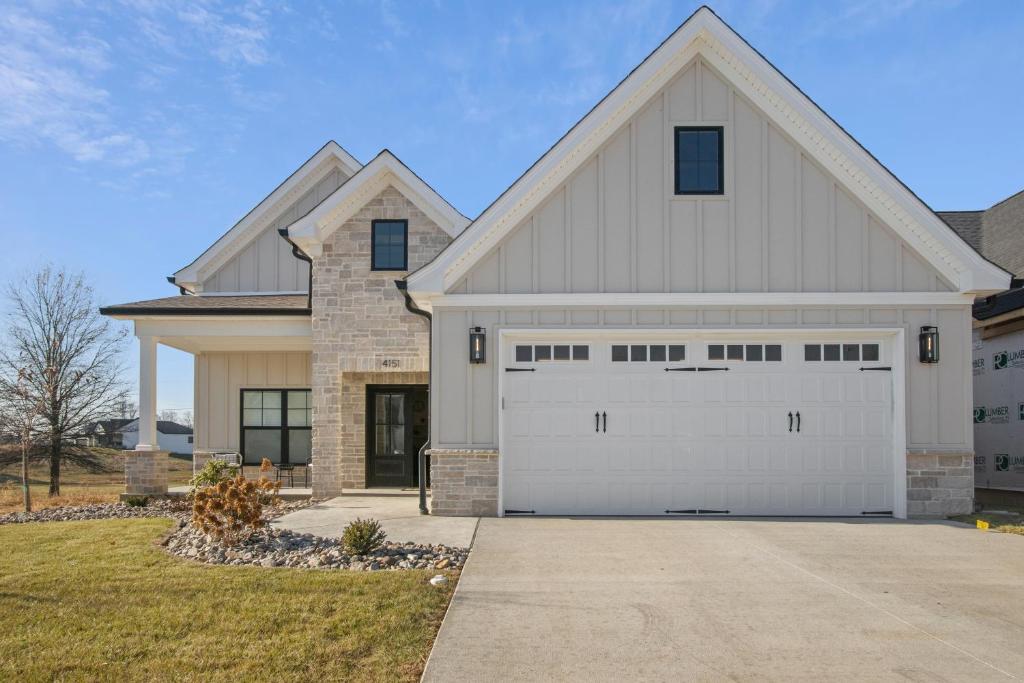 Modern & upscale home near Derby photo 4