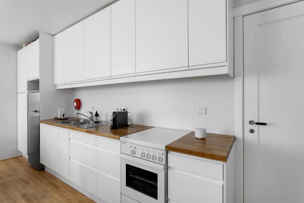 Modern & Cozy Apartment - Downtown Reykjavik photo 4