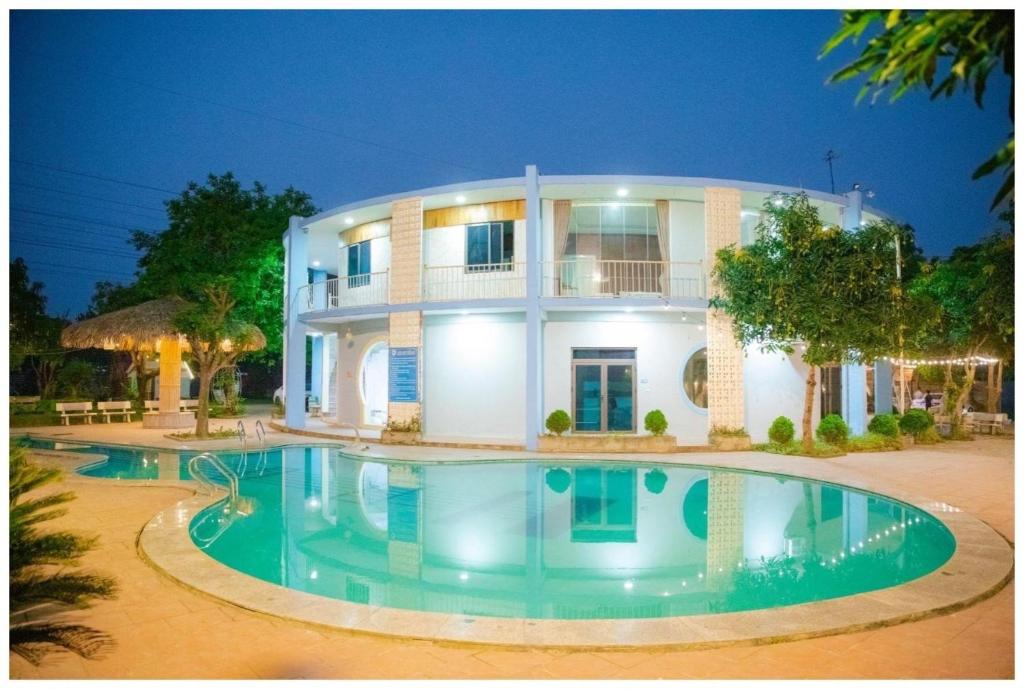 Biển Đông Hotel and Resort - Xuân Mai