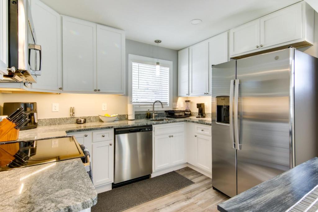 Updated Home - Walk to Salisbury University! photo 2