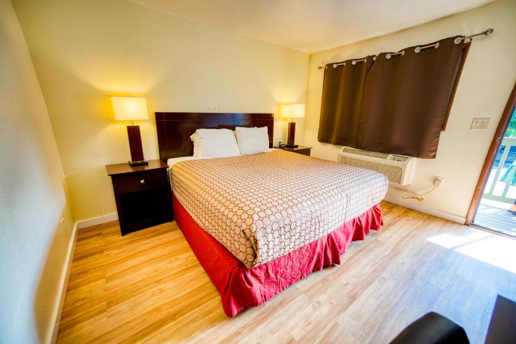 Budget Inn Motel image