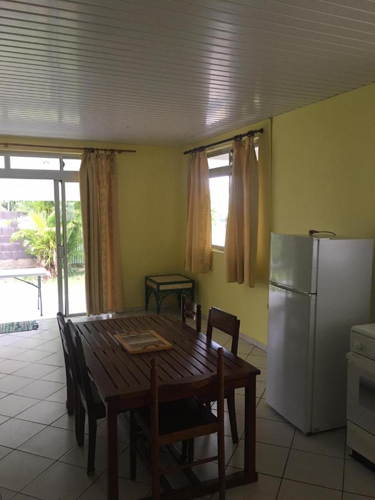 Hinarani Home Haapiti photo 2