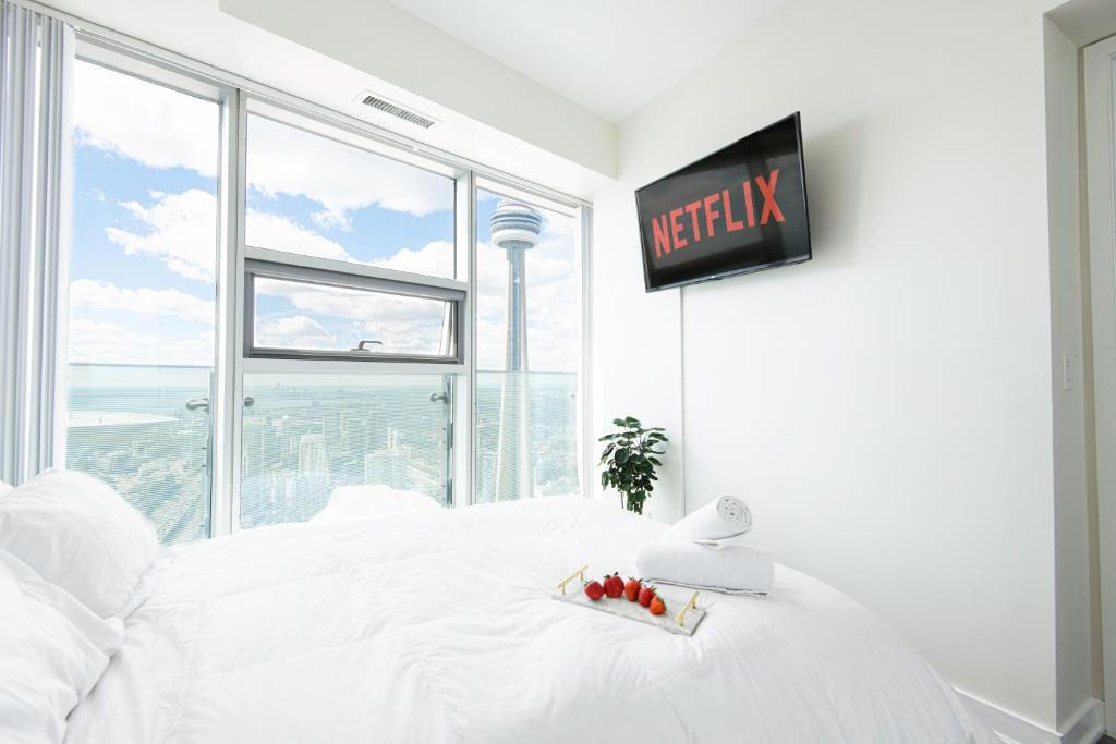 Beautiful Luxurious Modern Condo With Breathtaking Views photo 1