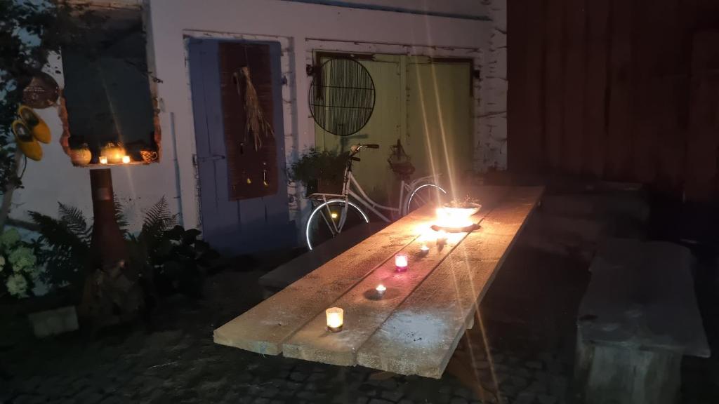 Bett im Heu auf Bauernhof Gemeinschaftsbad Schlafsäcke photo 1