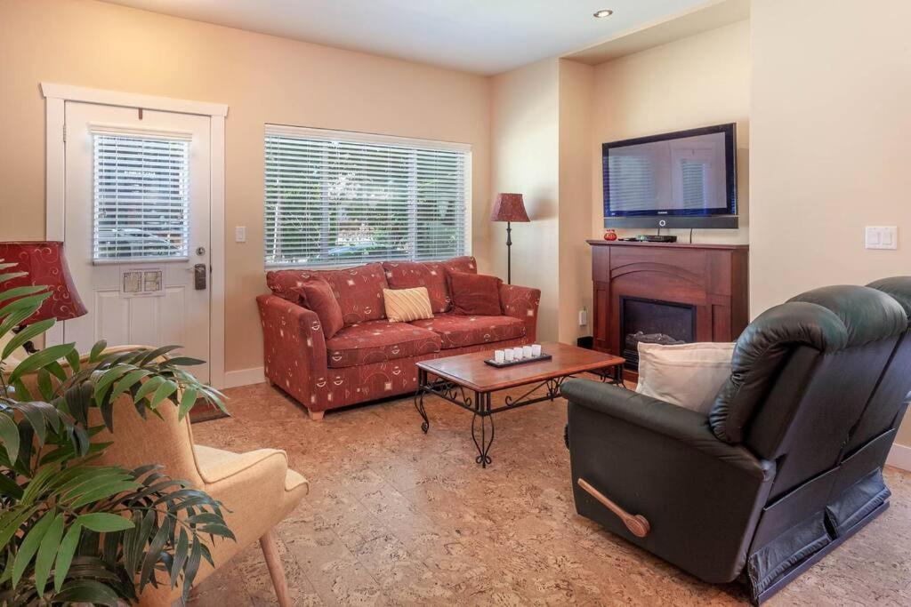 Orchard & Vines Villa Penticton photo 1