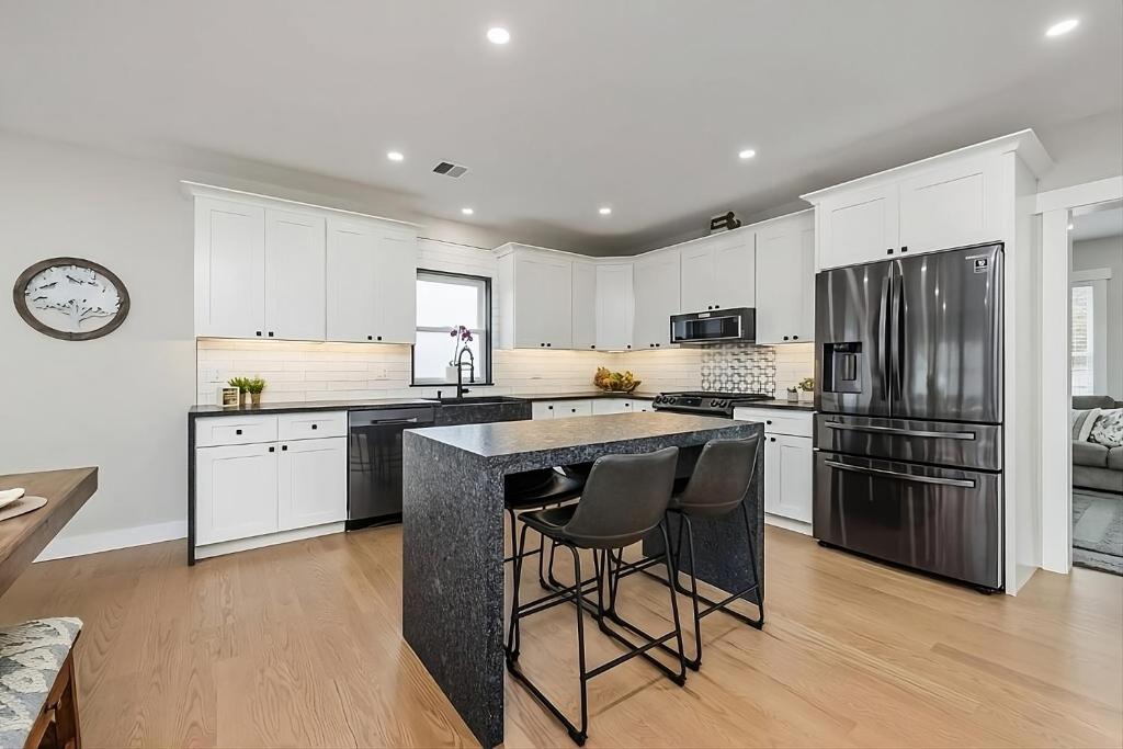 Renovated & Sophisticated Home Near Beach & Shops! photo 3