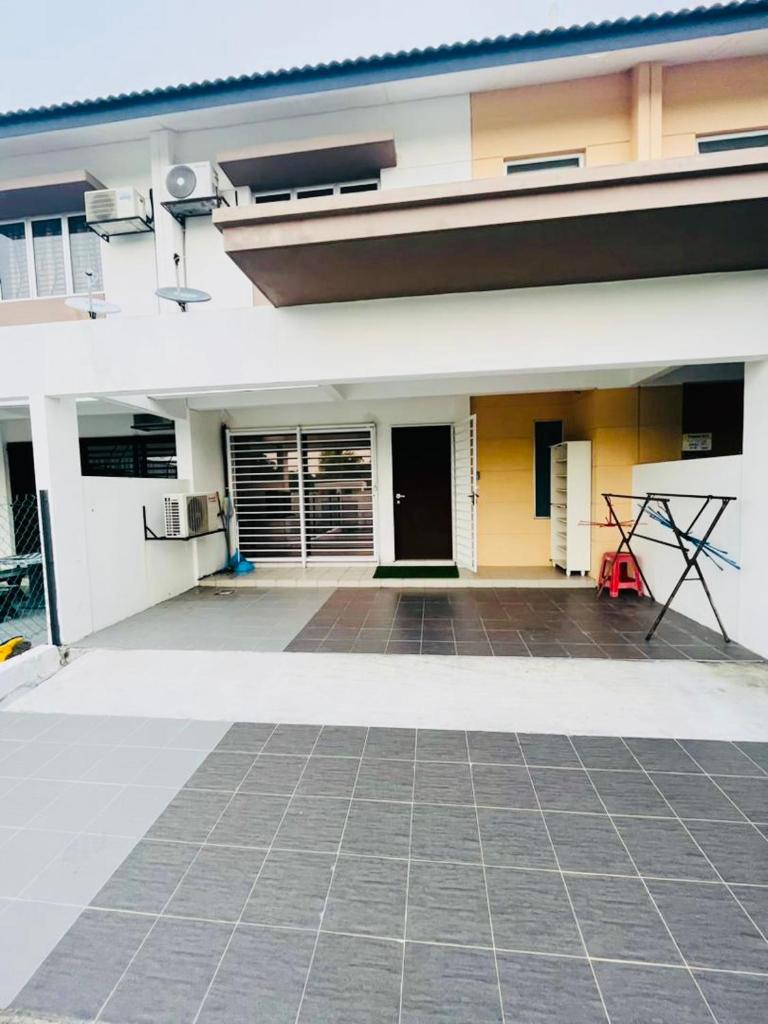Afrinas Homestay @ Banting photo 1
