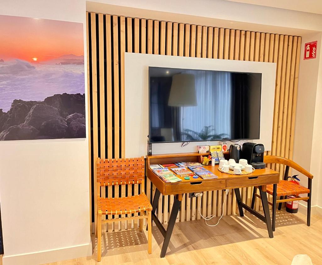 SMALL LUX BEACHCITY FREE PICK UP AIRPORT,CLOSE METRO AND PARKINg photo 2