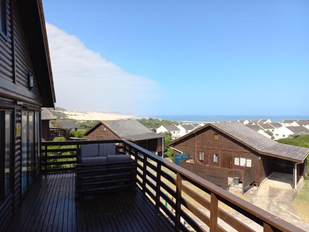 The beach cabin with pool photo 2