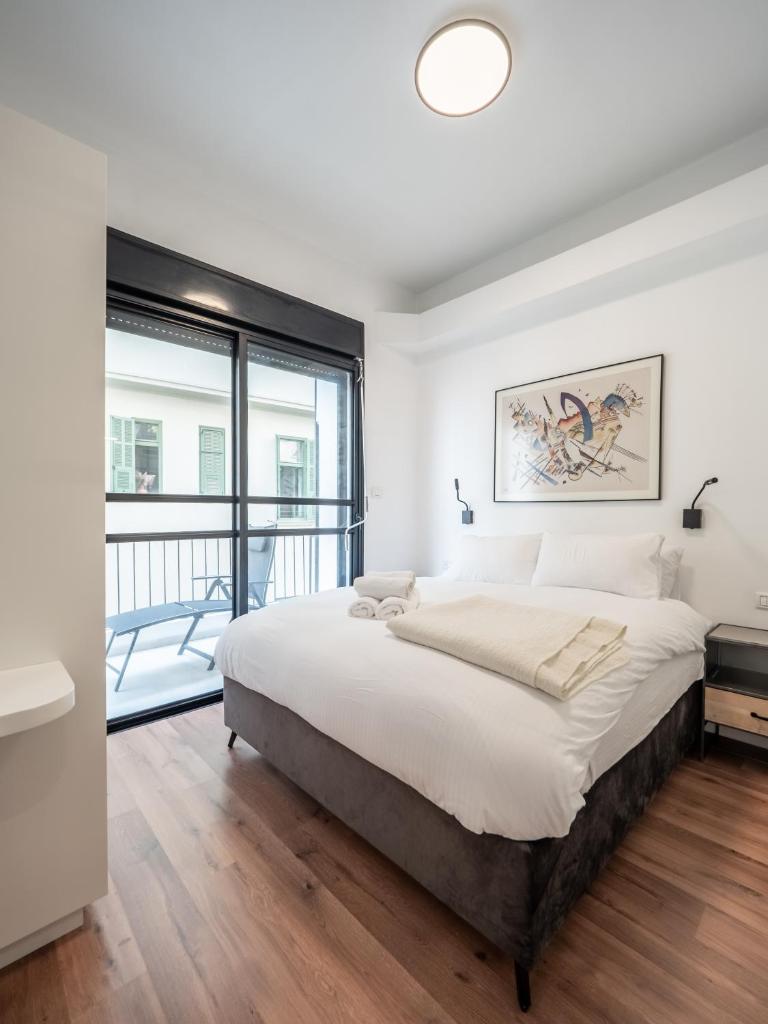 Luxury & Chic 2 Master BR - 2 Balconies - TLV Center! photo 2