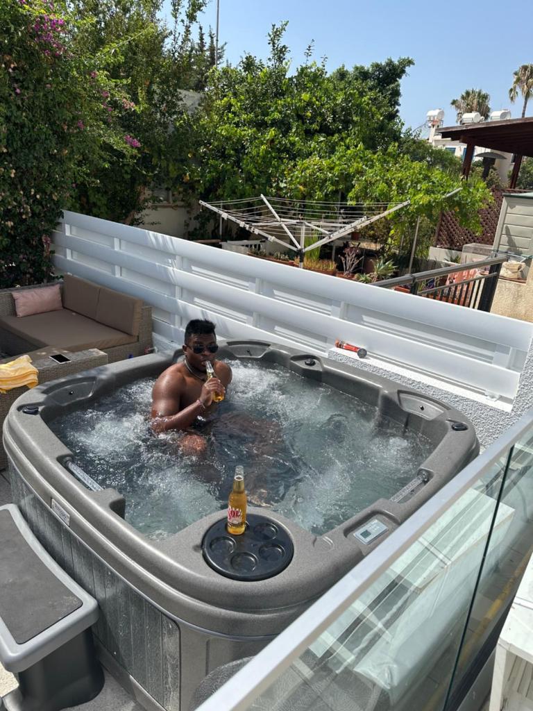 W Beach Villa photo 2