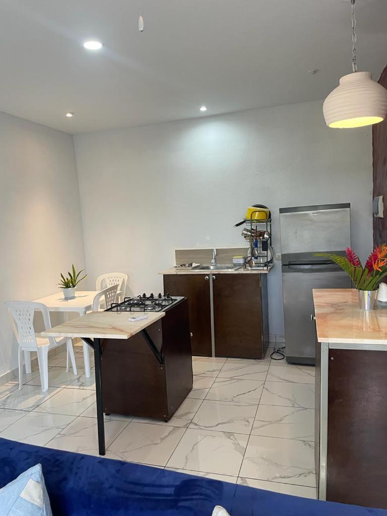 THOMAS BOND APARTAMENTOS