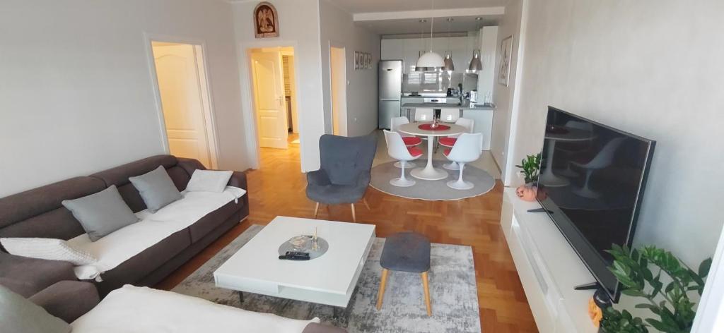 Lux Apartman Ava photo 1