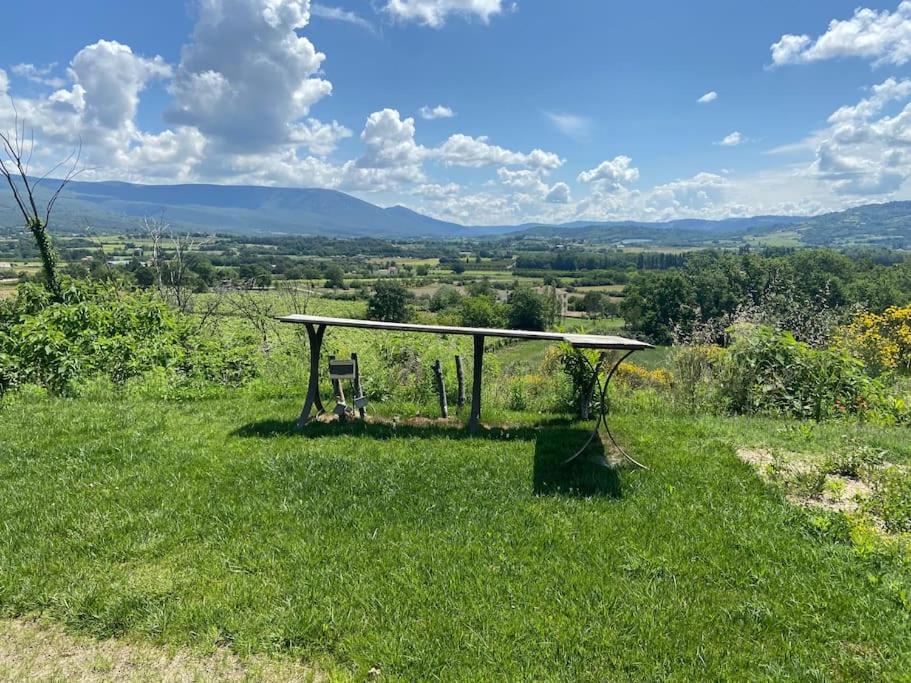Jolie maison avec vue imprenable, piscine, jeu de boules, calme au cœur du Luberon photo 2