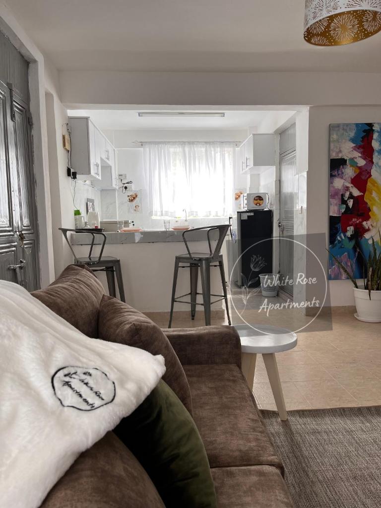 WhiteRose Apartments photo 3