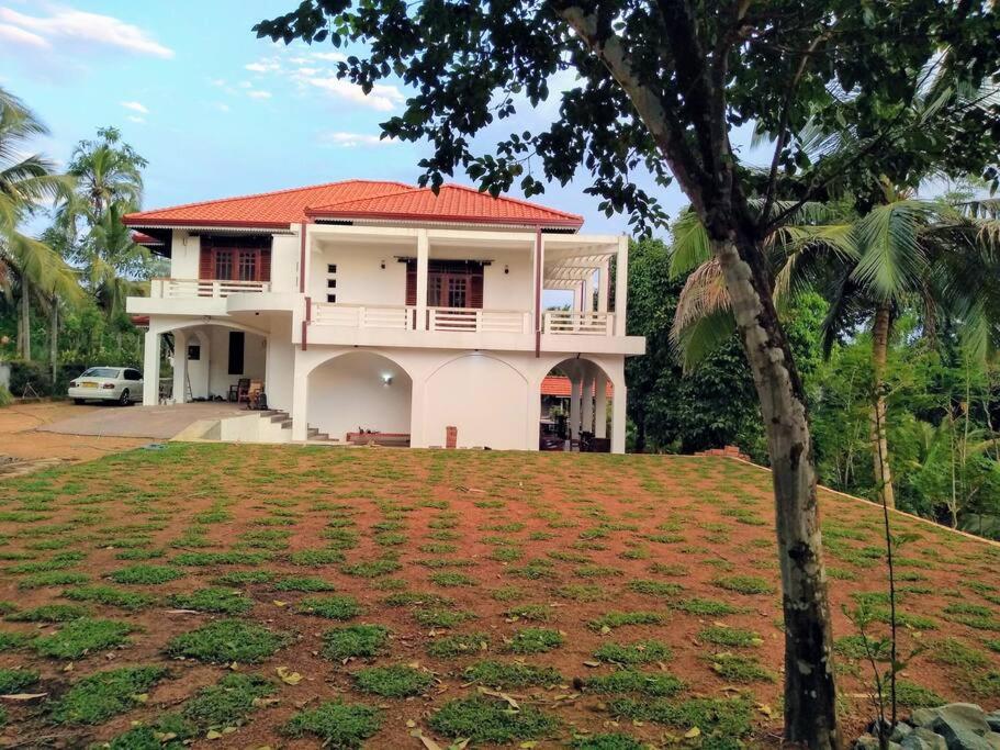 Villa in Radawana, Sri Lanka