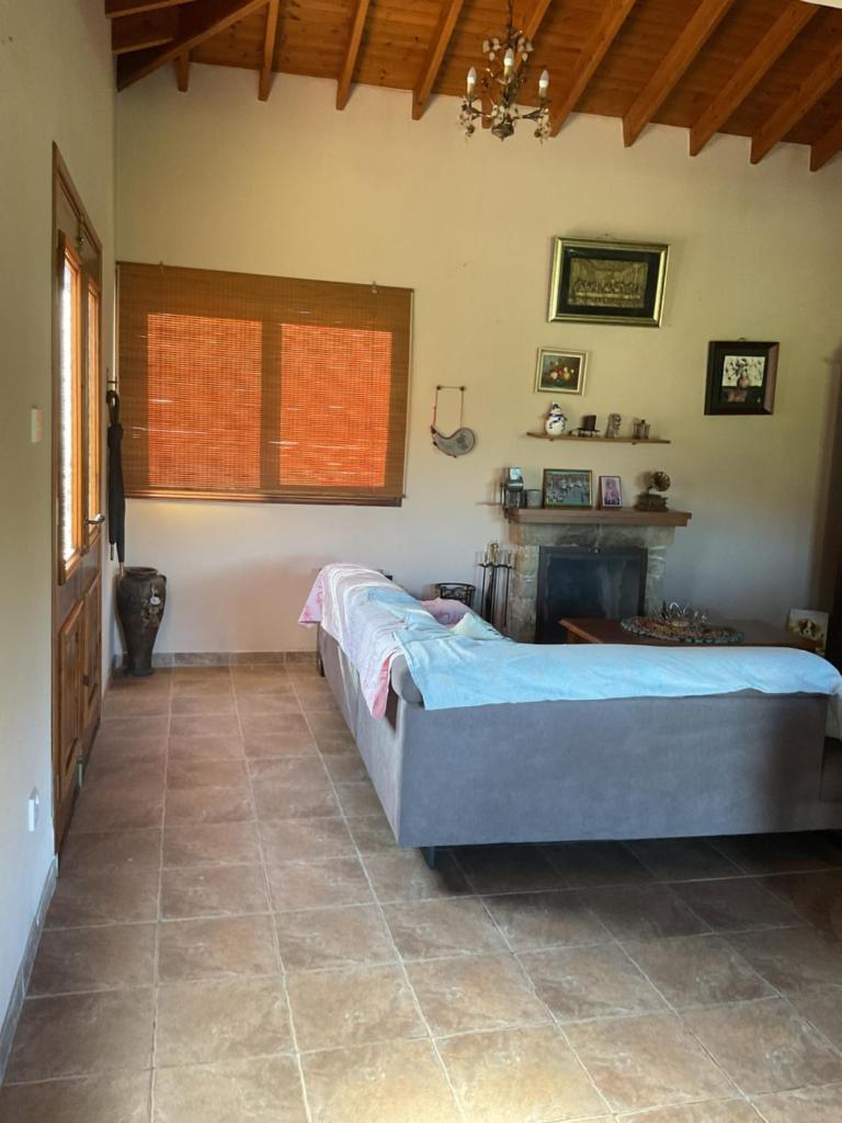 Beautiful 3 Bedr House in Arakapas with fireplace photo 2