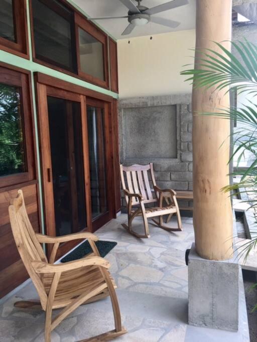 Modern Studio/Apt overlooking Pool/Ocean view photo 3