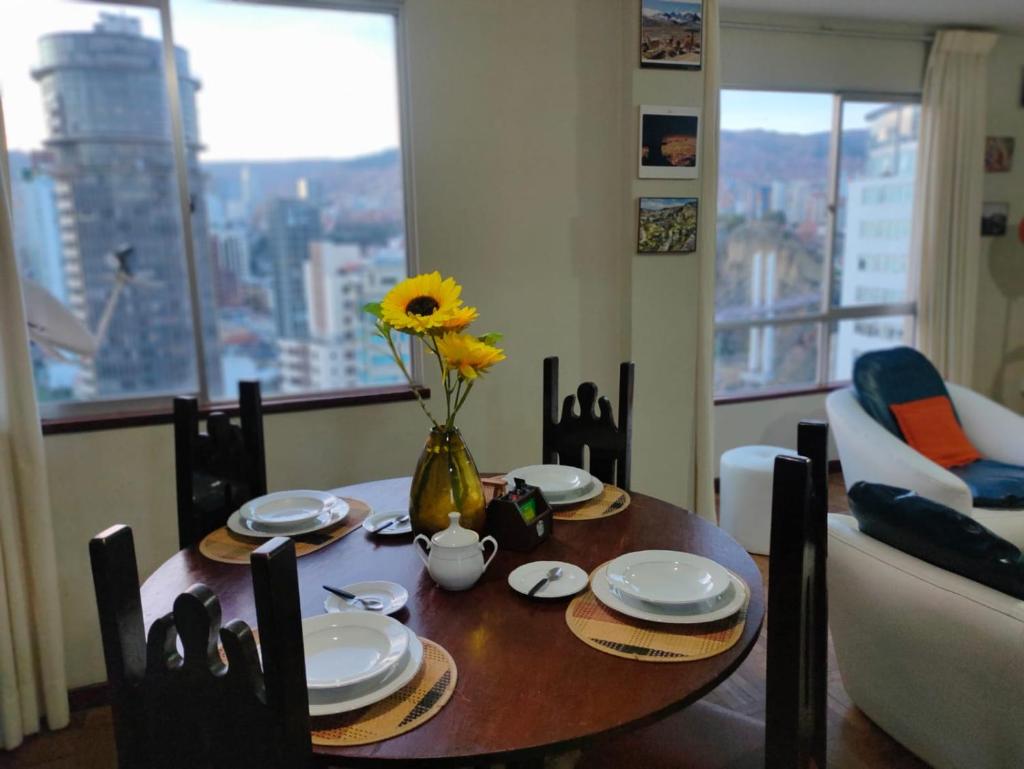 APARTAMENTO PRIVADO Piso 20a, CENTRICO, CERCA EMBAJADA USA, TELEFERICO, MALLS, VISTAS 360 y ZONA SEGURA photo 4