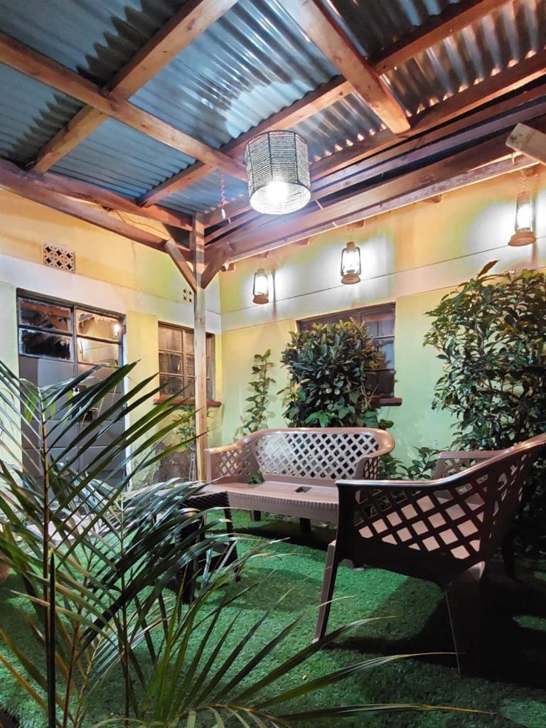 Maridadi Studio WiFi private parking