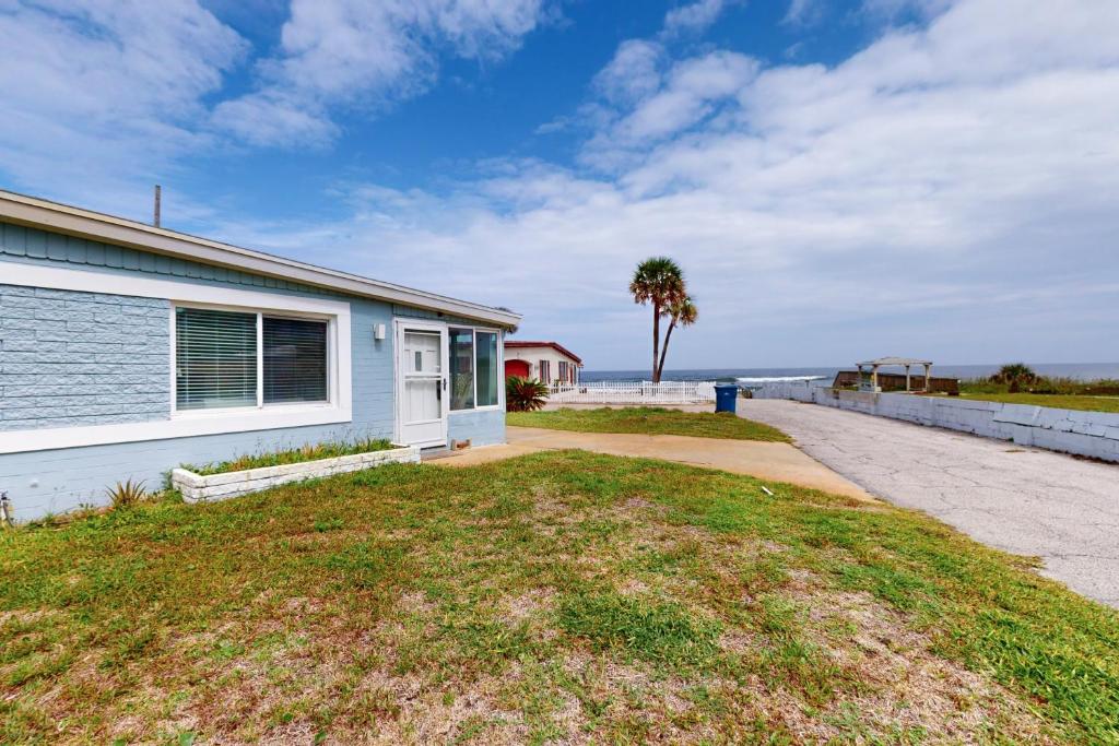 Ocean Beach Bungalow photo 2