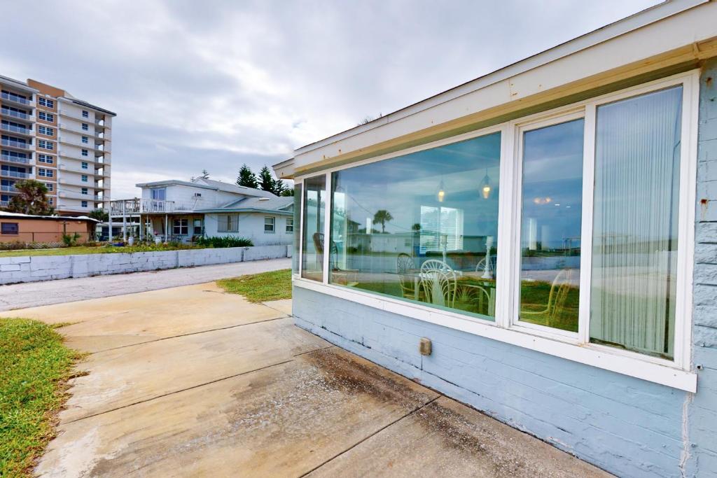 Ocean Beach Bungalow photo 4