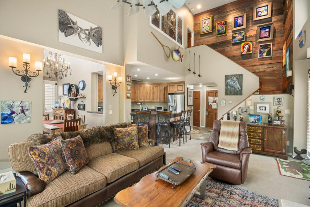 Chamonix 20, Snowmass Ski-In/Ski-Out Condo w/Shared Pool/Hot Tub/Private Washer/Dryer/Gym/WiFi photo 2