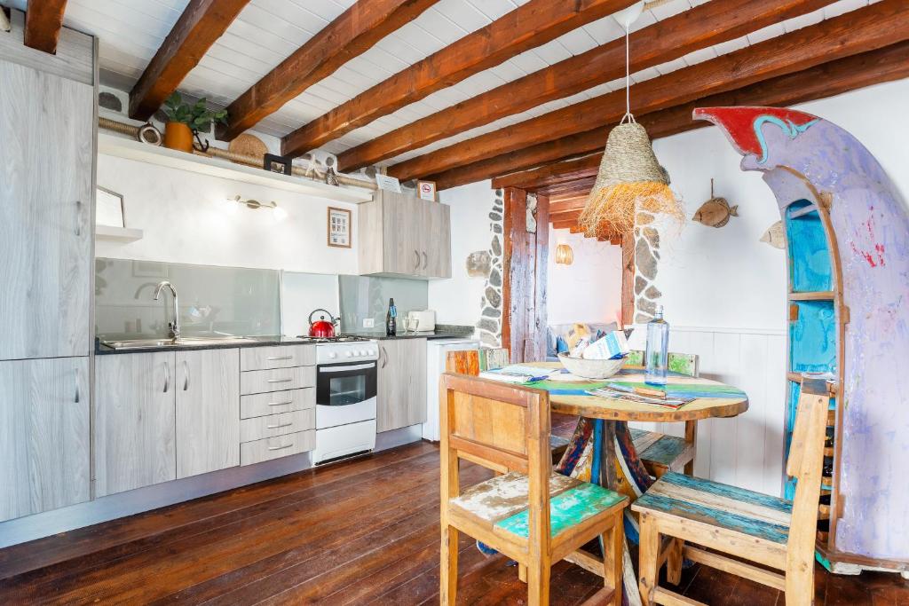 Eco Fisherman's Seafront Cottage photo 4